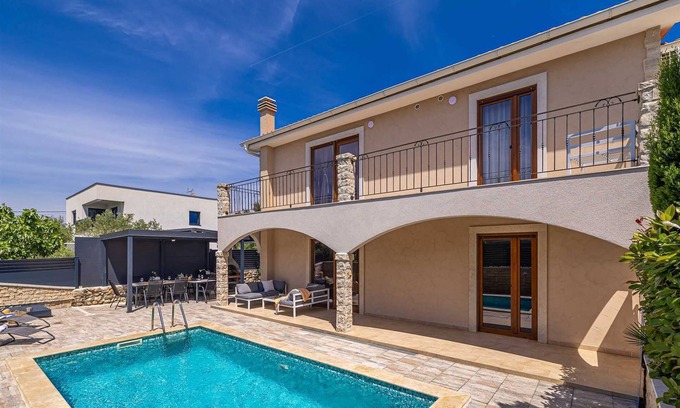 Milohnici House | Holiday house Dijana with pool