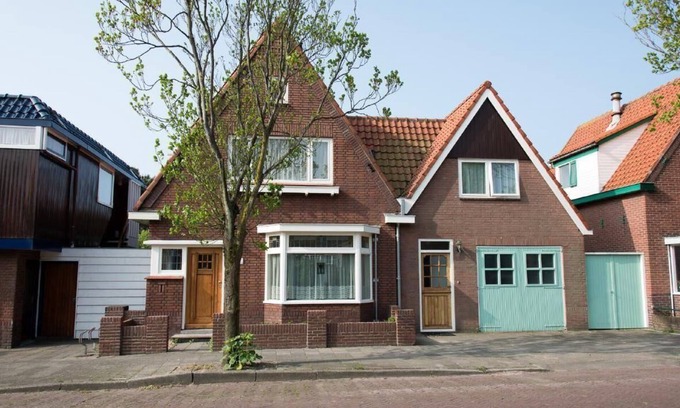 Egmond aan Zee House | Holiday house Egmond aan Zee for 1 - 12 persons with 6 bedrooms - Holiday home