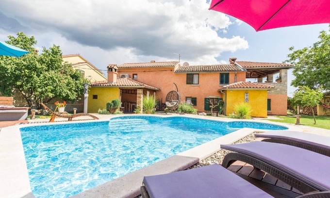 Cabrunici House | Holiday house for 6 persons approx. 140 qm in Svetvin Enat, Istria (Interior of Istria)