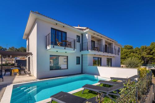 Krk House | Holiday house Fra&La with private pool