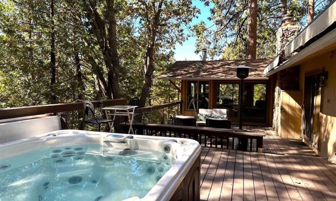Twain Harte House | Holiday House - Hot Tub