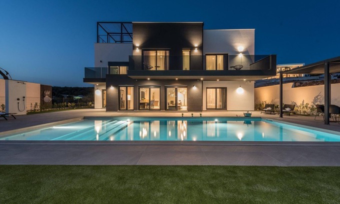 Jakisnica House | Holiday house Jaksinica for 1 - 8 persons with 4 bedrooms - Holiday house