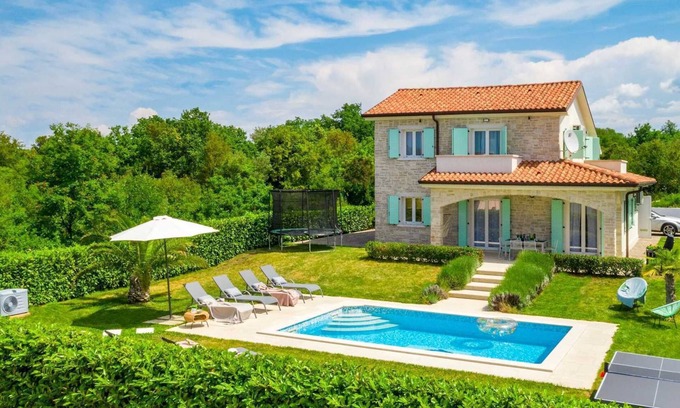 Milohnici House | Holiday house JOSEPHINE with heated swimming pool