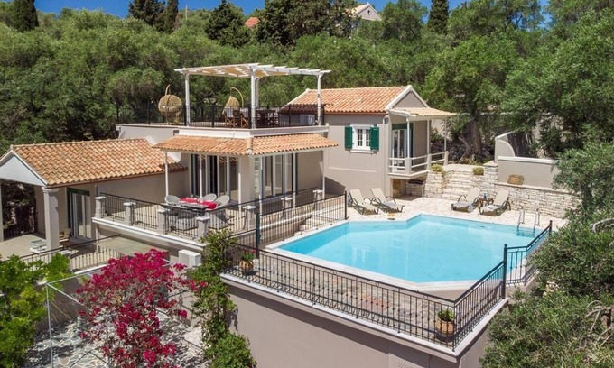 Koutsi House | Holiday house Longos for 1 - 6 persons with 3 bedrooms - Holiday home