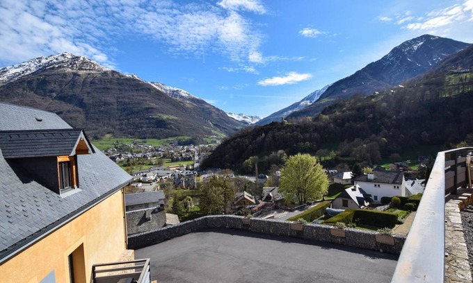 Luz-Saint-Sauveur House | Holiday house Luz St Sauveur for 1 - 10 persons with 3 bedrooms - Holiday house