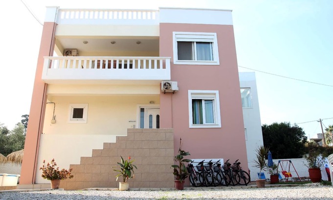 Maleme House | Holiday house Maleme Kriti for 1 - 10 persons with 3 bedrooms - Row house