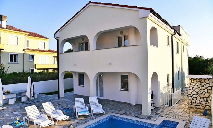 Bogovici House | Holiday house Malinska for 1 - 14 persons with 6 bedrooms - Holiday home