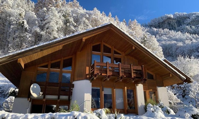 Meiringen Ski Chalet | Holiday house Meiringen for 1 - 8 persons with 4 bedrooms - Holiday house
