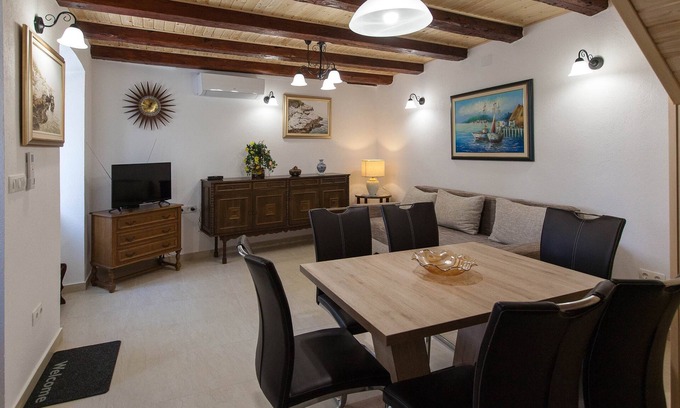 Municipality of Omisalj House | Holiday house * NiKa Omišalj, Island Krk, Croatia