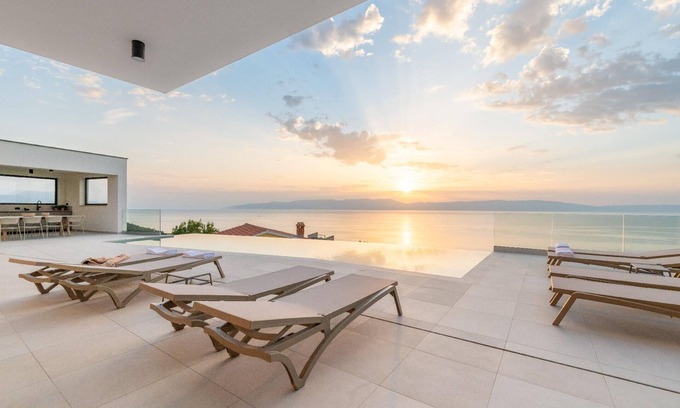 Ravni House | Holiday house Ravni for 2 - 8 persons with 4 bedrooms - Holiday home