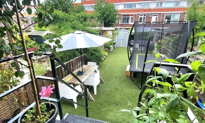 Scheveningen House | Holiday house Scheveningen for 1 - 6 persons with 3 bedrooms - Row house
