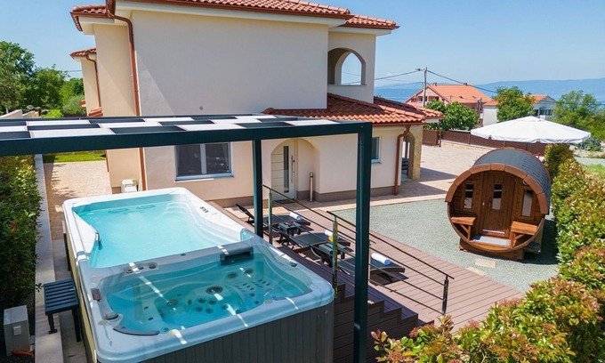 Rasopasno House | Holiday house SEA & SUN RESIDENCE