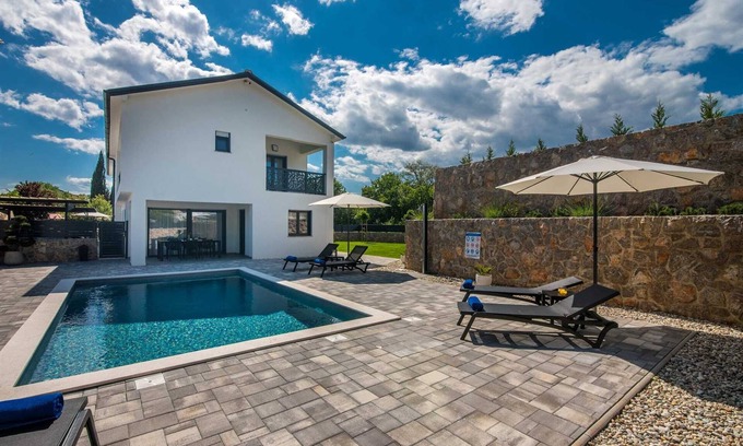 Kornic Villa | Holiday house TARA & LANA I with heated pool