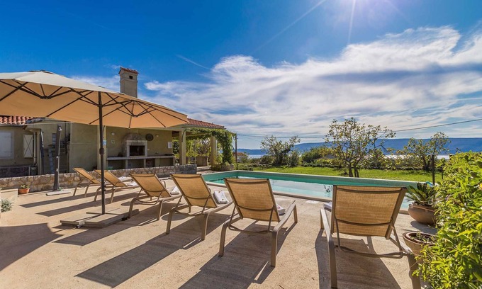 Milohnici House | Holiday house TRSJA with swimming pool