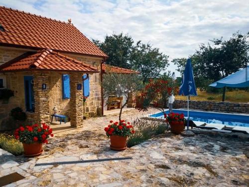 Oklaj House | Holiday house with a swimming pool Puljane, Krka - 23038