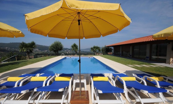 Aborim House | Holiday house with fireplace and panoramic view