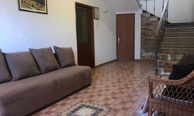 Grabri House | Holiday House with fireplace in the town of Roc