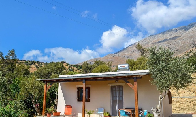 Triopetra House | Holiday house with pool, large garden, idyllic and calm, wifi | Triopetra, Crete