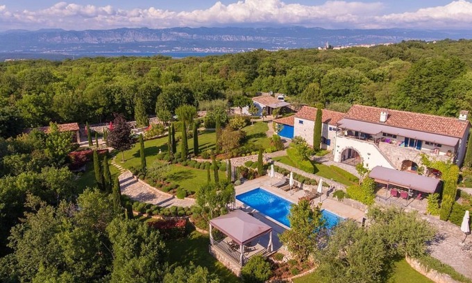 Sveti Ivan Dobrinjski House | Holiday house with private pool for 4 persons approx. 96 qm in Sveti Ivan Dobrinjski, Kvarner Bay (Krk)