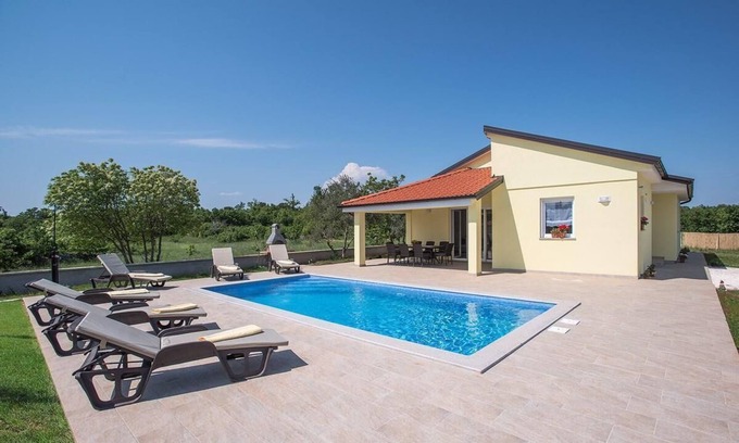 Filipana House | Holiday house with private pool for 6 persons approx. 105 qm in Filipana, Istria (Interior of Istria)