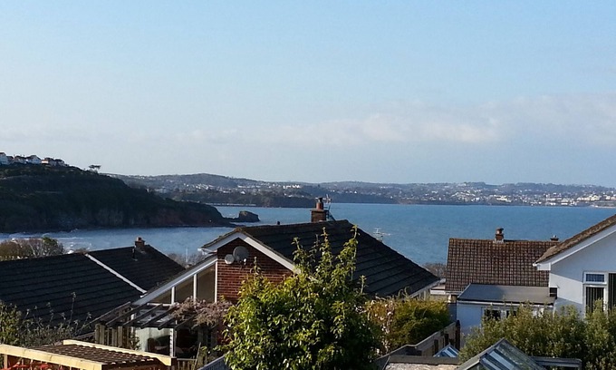 Galmpton House | Holiday House With Sea Views