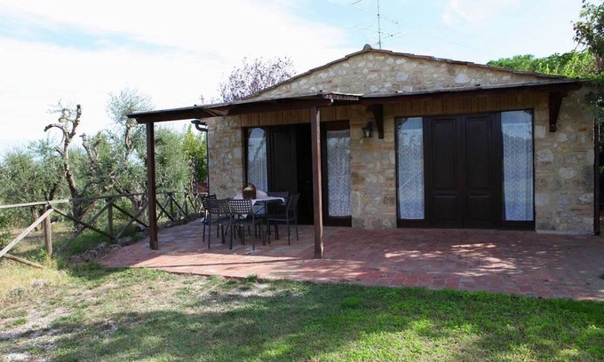 Colle di Val d'Elsa Apartment | Holiday in a former convent from the 14th century - Apartment Il pergolato