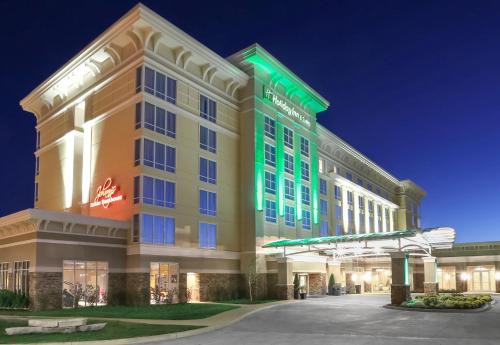 East Peoria Hotel | Holiday Inn and Suites East Peoria by IHG