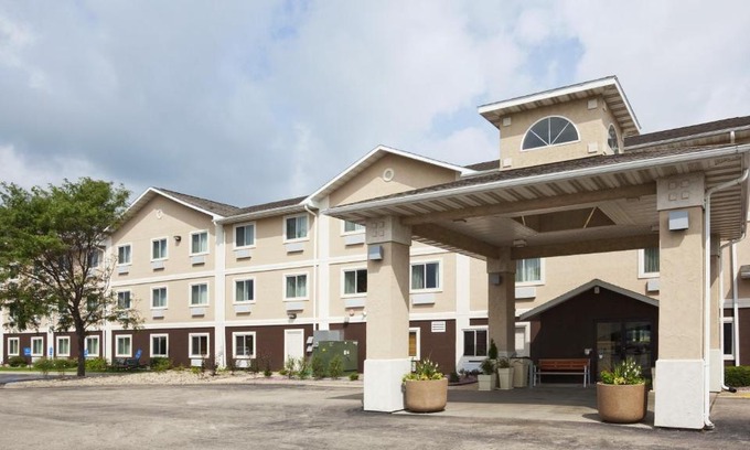 Morrisonville Hotel | Holiday Inn Express Deforest by IHG