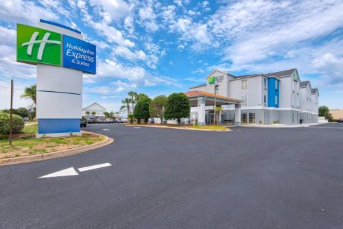 Crystal Beach Hotel | Holiday Inn Express Destin E - Commons Mall Area by IHG