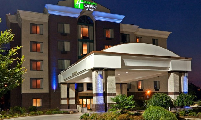 Crestline Heights Hotel | Holiday Inn Express Hotel & Suites Birmingham - Inverness by IHG