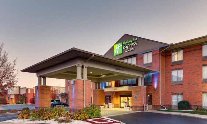 Kettering Hotel | Holiday Inn Express Hotel & Suites Dayton-Centerville by IHG