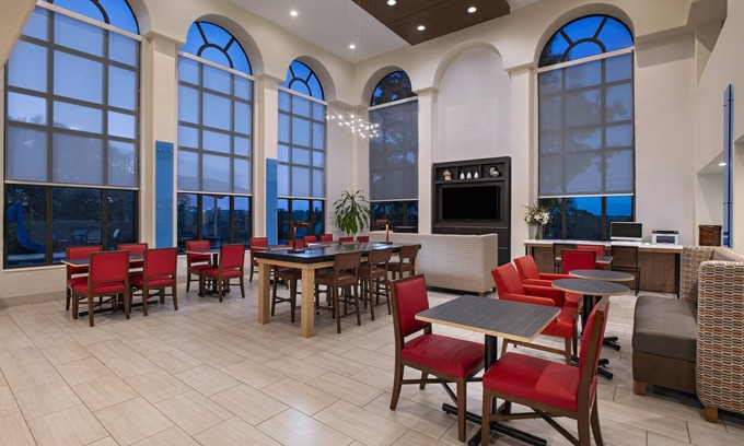 Cedar Park Hotel | Holiday Inn Express Hotel & Suites Cedar Park by IHG