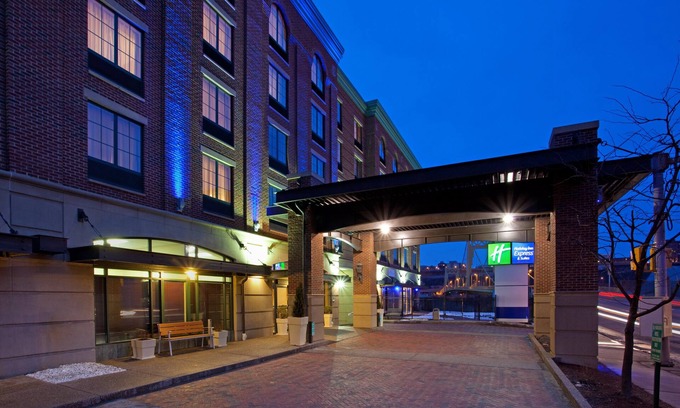 South Side Flats Hotel | Holiday Inn Express Hotel & Suites Pittsburgh-South Side by IHG
