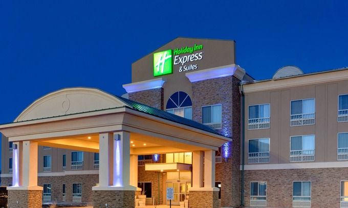 Grants Hotel | Holiday Inn Express Hotel & Suites Grants - Milan by IHG