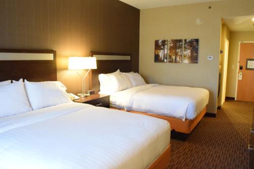 Watertown Hotel | Holiday Inn Express Hotel & Suites Watertown - Thousand Islands by IHG