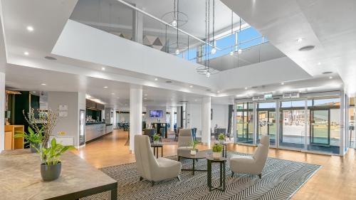 Leigh Hotel | Holiday Inn Express Leigh - Sports Village by IHG