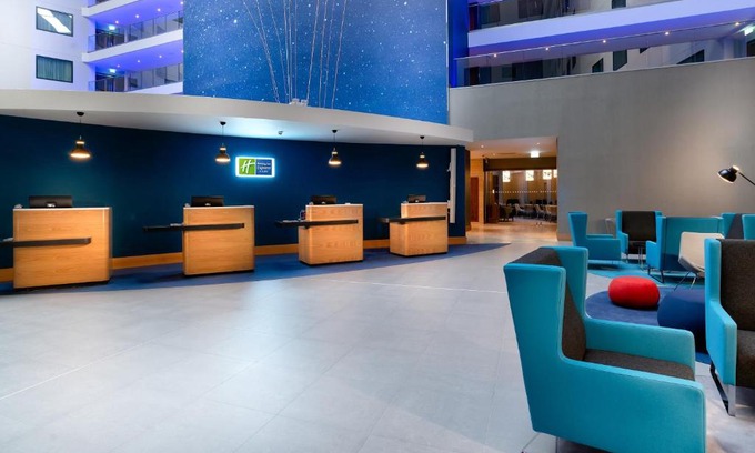 Heathrow Villages Hotel | Holiday Inn Express - London Heathrow T4 by IHG