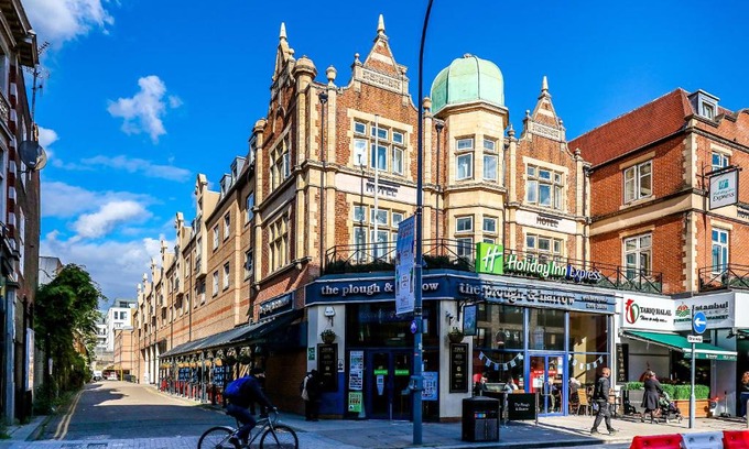 Hammersmith Hotel | Holiday Inn Express London-Hammersmith by IHG