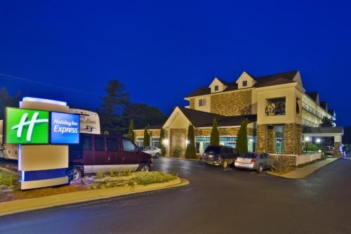 Mackinaw City Hotel | Holiday Inn Express Mackinaw City by IHG