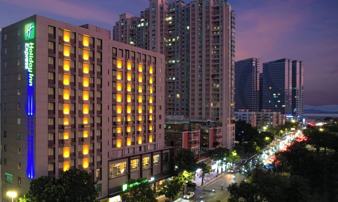 Longhu Qu Hotel | Holiday Inn Express Shantou City Center by IHG