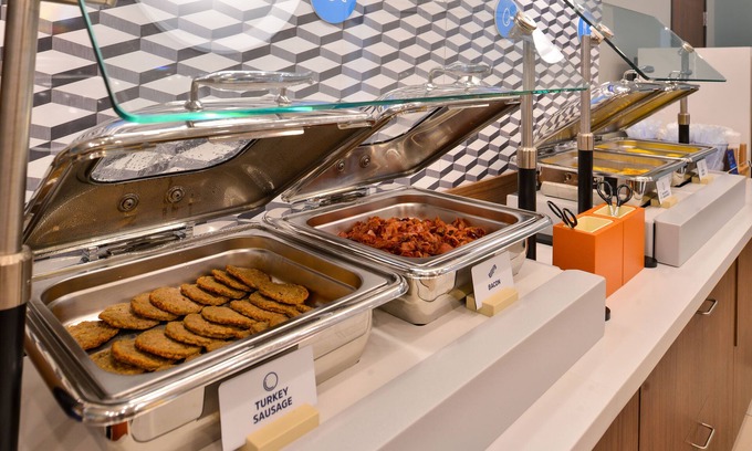 Centereach Hotel | Holiday Inn Express Stony Brook by IHG