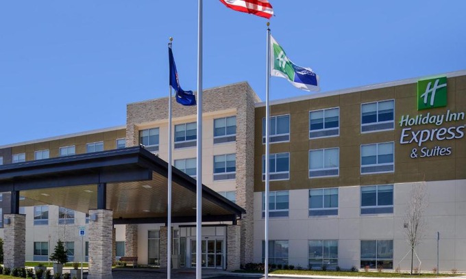 Southgate Hotel | Holiday Inn Express & Suites - Southgate - Detroit Area by IHG