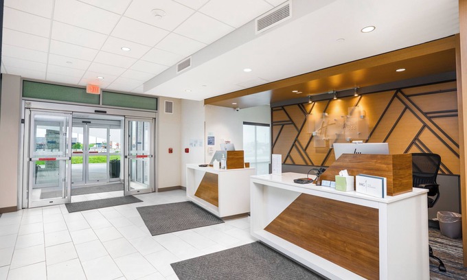 Marion Hotel | Holiday Inn Express & Suites Cedar Rapids NE – Marion by IHG