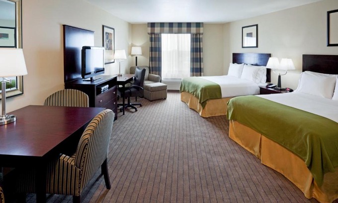 Cicero Hotel | Holiday Inn Express & Suites Syracuse North - Airport Area by IHG