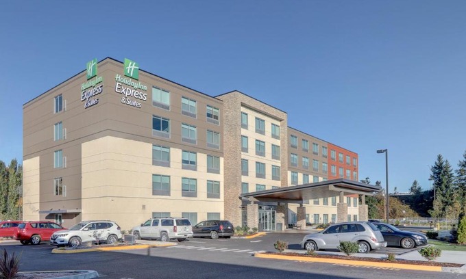 Auburn Hotel | Holiday Inn Express & Suites - Auburn Downtown by IHG