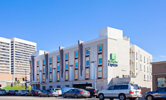 West Los Angeles Hotel | Holiday Inn Express West Los Angeles by IHG
