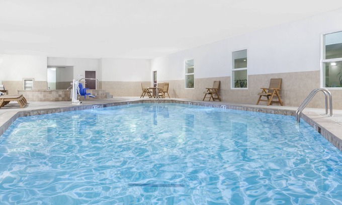 Central Oklahoma City Hotel | Holiday Inn Hotel & Suites Oklahoma City North by IHG