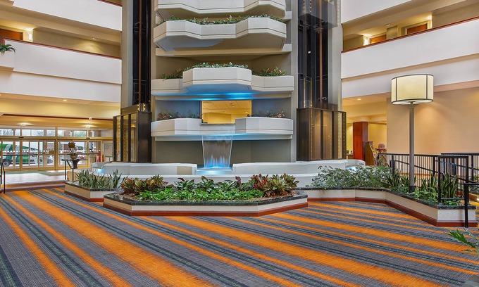 Bowling Green Hotel | Holiday Inn University Plaza-Bowling Green by IHG