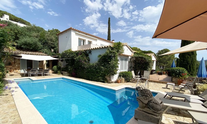 Aiguablava House | Holiday rental villa with swimming pool in Begur, Casa de Campo