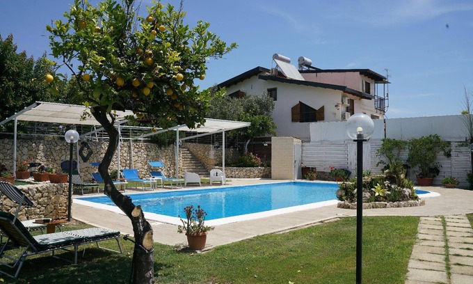 Syracuse House | Holiday villa 'Belfronte' with water view